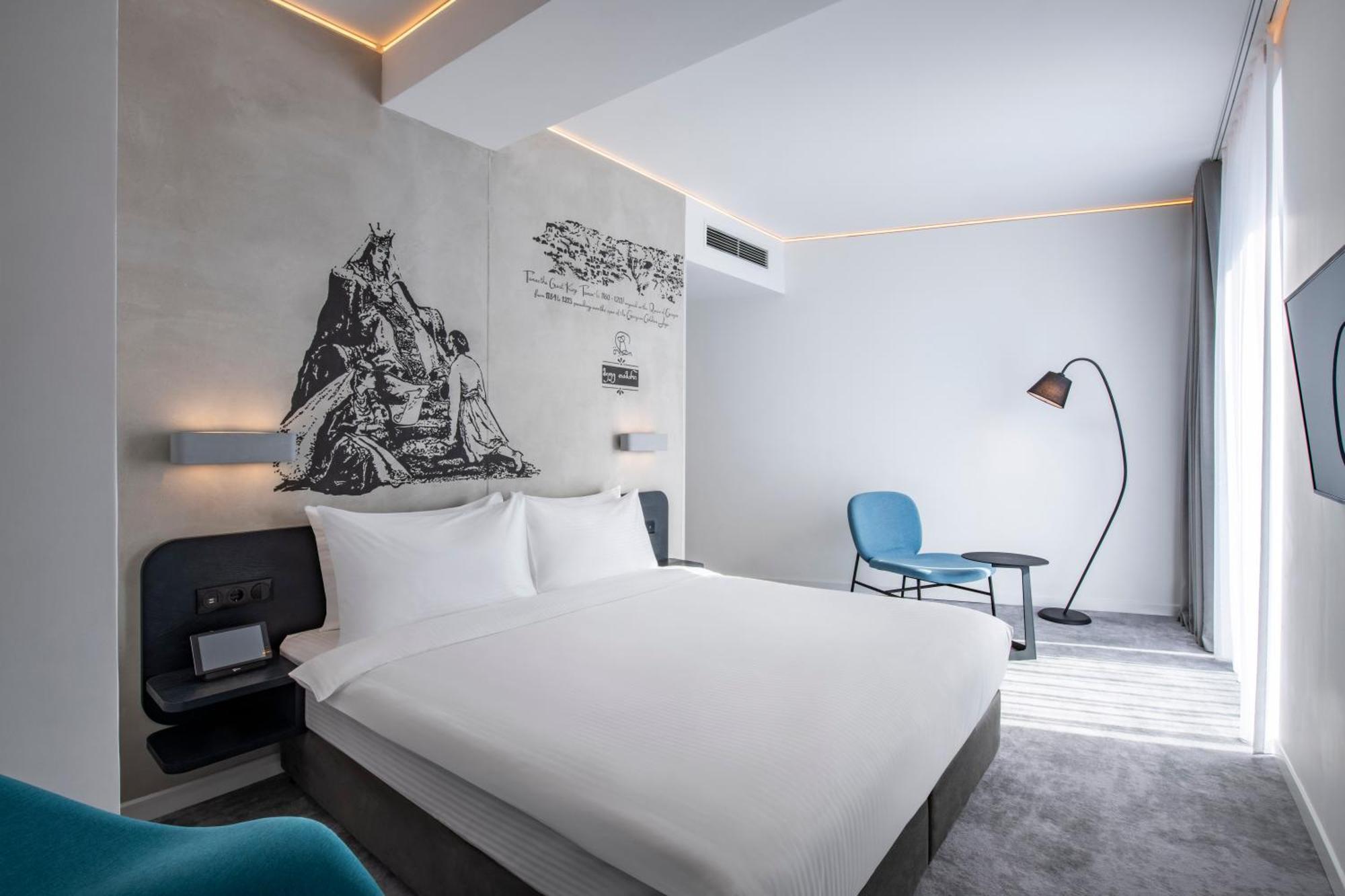 Golden Tulip Design Tbilisi 호텔 객실 사진